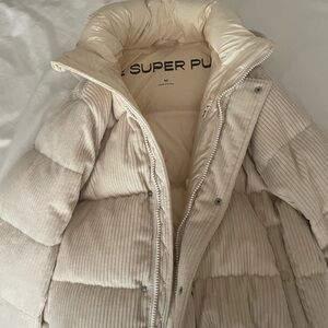 Women's Cream Aritzia Super Puff